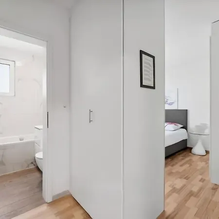 2 In Διαμέρισμα